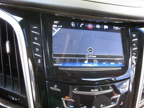 Used 2020 Cadillac Escalade Premium Luxury RWD image 20