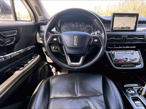 Used 2022 Lincoln Corsair AWD w/ Premium Package image 6