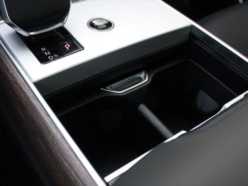 New 2025 Land Rover Range Rover Long Wheelbase SE image 33