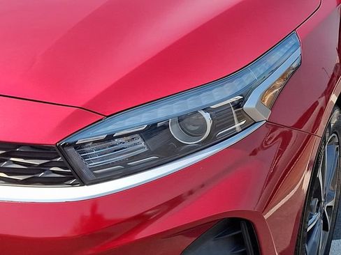 Used 2022 Kia Forte LXS w/ LXS Technology Package FWD image 9