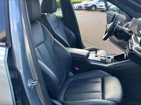Used 2023 BMW 330i Sedan w/ M Sport Package RWD image 7