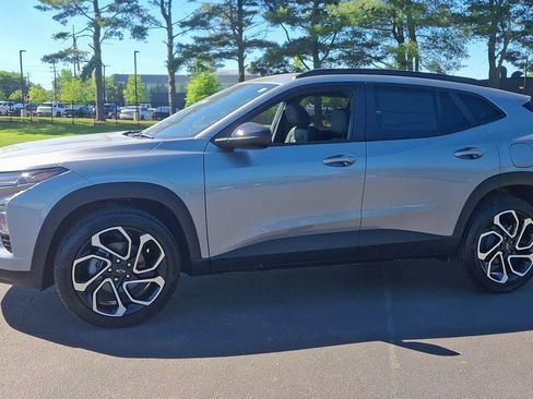 New 2026 Chevrolet Trax RS FWD image 7