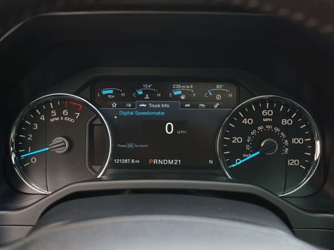 Used 2015 Ford F150 Platinum w/ Equipment Group 701A Luxury image 18