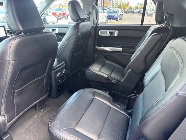 Used 2021 Ford Explorer Limited w/ Equipment Group 301A AWD/4WD image 19
