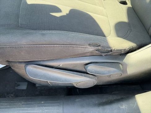 Used 2016 Chrysler 200 Limited FWD image 18