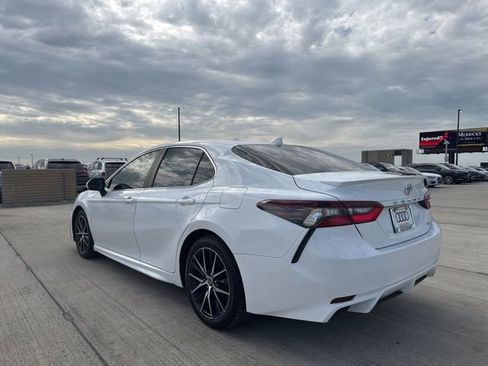 Used 2023 Toyota Camry SE FWD image 5