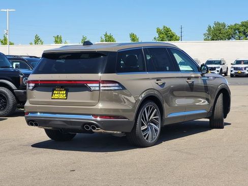 New 2026 Lincoln Aviator Reserve AWD/4WD image 4