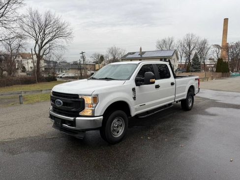 Used 2022 Ford F250 XL w/ Power Equipment Group image 4