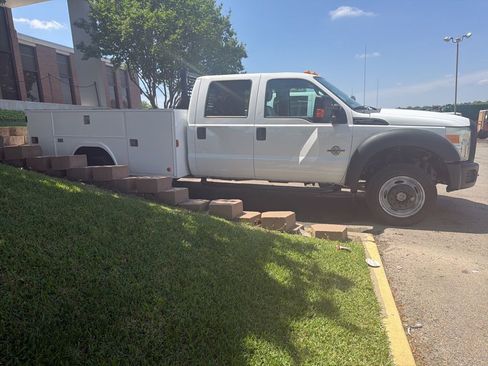 Used 2015 Ford F450 XL w/ Power Equipment Group AWD/4WD image 2