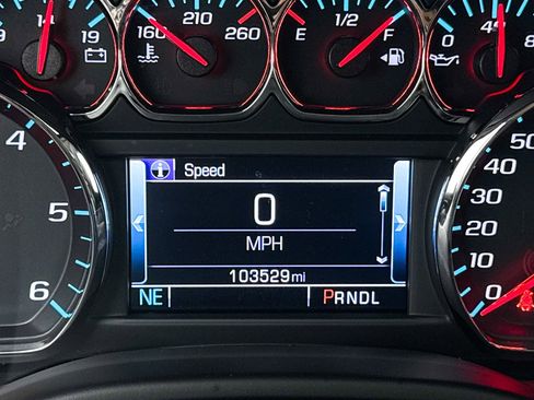 Used 2018 Chevrolet Suburban LT image 34