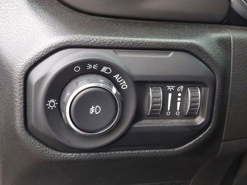 Used 2022 Jeep Wrangler Unlimited Sport image 33