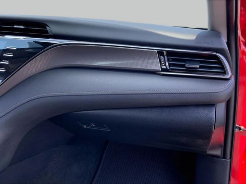 Used 2019 Toyota Camry XSE FWD image 18