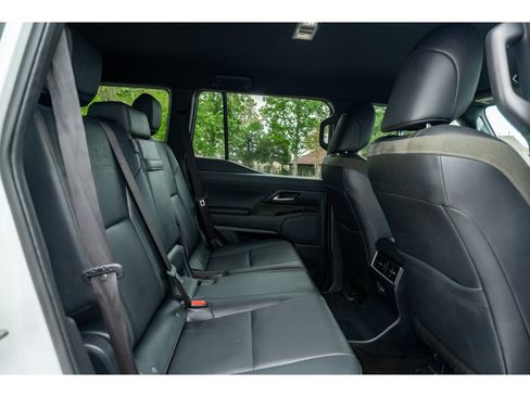 Used 2024 Lexus GX 550 AWD/4WD image 16