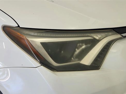 Used 2018 Toyota RAV4 LE w/ All Weather Liner Package AWD/4WD image 14