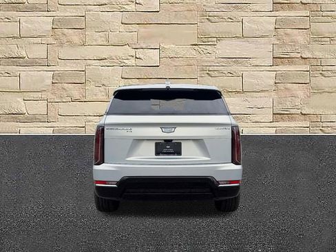 Certified 2025 Cadillac Escalade IQ Sport 2 AWD/4WD image 3