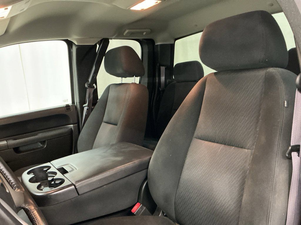 Used 2011 Chevrolet Silverado 1500 LT w/ All-Star Edition AWD/4WD image 11