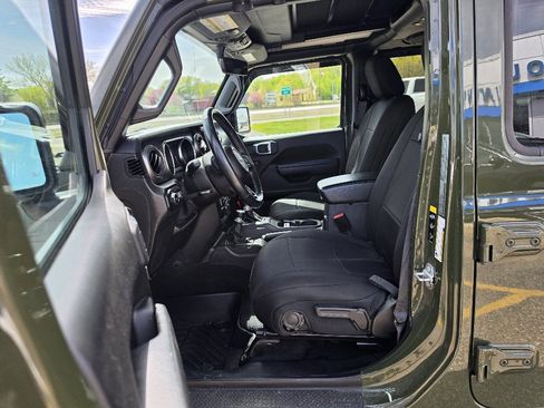 Used 2021 Jeep Wrangler Unlimited Sport AWD/4WD image 4
