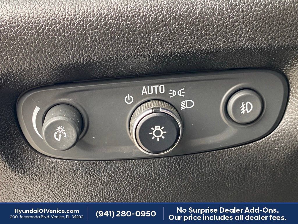 Used 2019 Chevrolet Traverse Premier w/ Driver Confidence II Package FWD image 16