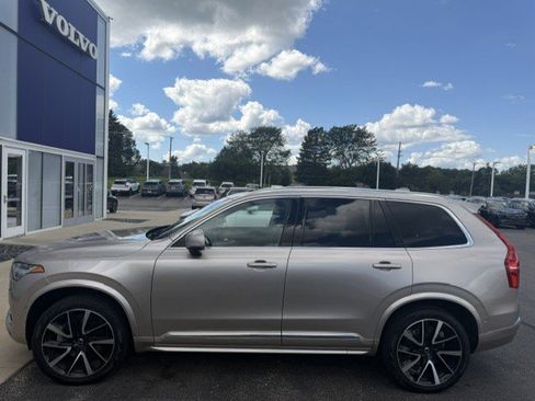 Used 2025 Volvo XC90 B5 Plus w/ Protection Package Premier AWD/4WD image 14