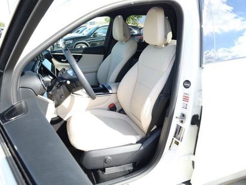 Certified 2025 Mercedes-Benz GLC 300 image 22