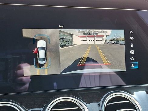 Used 2022 Mercedes-Benz E 350 4MATIC Sedan image 20