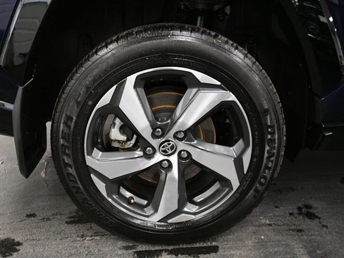 Certified 2023 Toyota RAV4 SE image 32