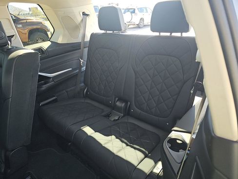 Used 2025 BMW X7 xDrive40i image 14