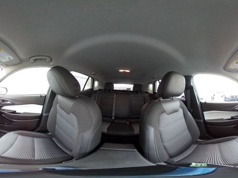 Used 2025 Chevrolet Trax LT image 41