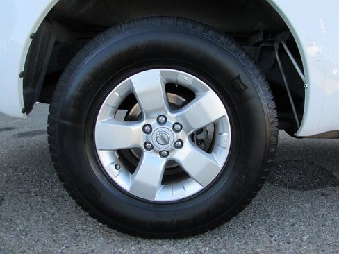 Used 2012 Nissan Frontier SV RWD image 22