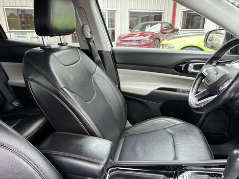 Used 2022 Jeep Compass Limited AWD/4WD image 10
