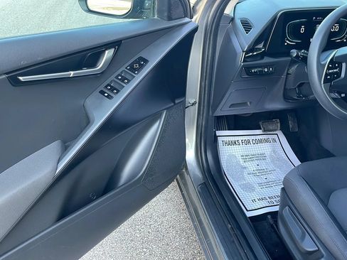 Used 2026 Kia Niro LX FWD image 10