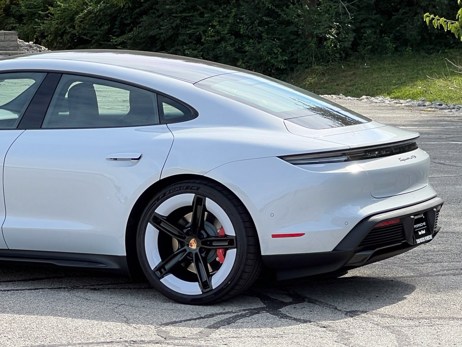 New 2026 Porsche Taycan GTS AWD/4WD image 9