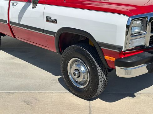 Used 1991 Dodge D/W Truck 250 image 26