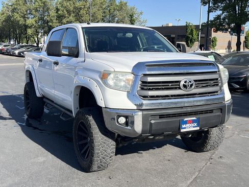 Used 2014 Toyota Tundra SR5 w/ SR5 Upgrade Package AWD/4WD image 4