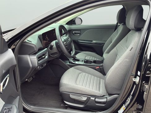 Certified 2025 Kia K4 GT-Line Turbo FWD image 13