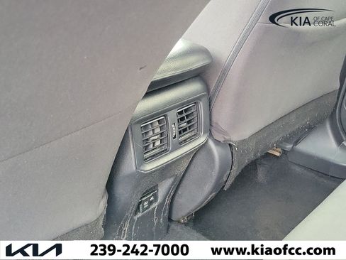 Used 2021 Toyota RAV4 XLE FWD image 10