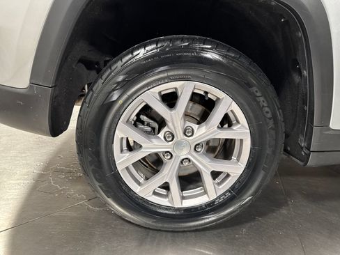 Used 2022 Jeep Grand Cherokee Limited AWD/4WD image 13