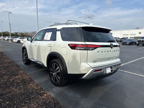 Used 2024 Nissan Pathfinder Platinum image 5