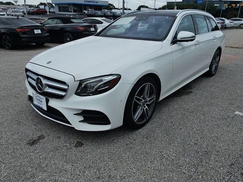 Used 2019 Mercedes-Benz E 450 4MATIC Wagon w/ Premium Package image 3