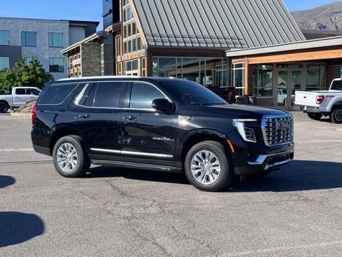 Used 2025 GMC Yukon Denali AWD/4WD image 2