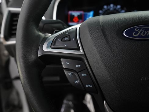 Used 2015 Ford Edge SEL w/ Equipment Group 201A AWD/4WD image 25