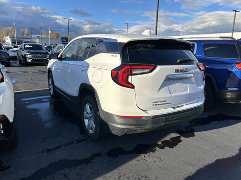 Used 2022 GMC Terrain SLE image 46