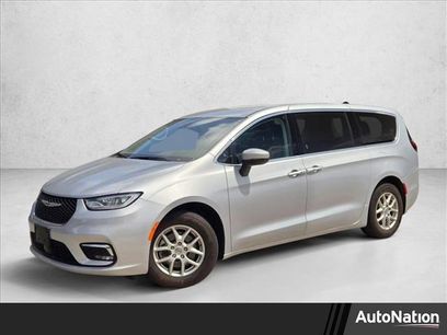 Used 2023 Chrysler Pacifica Touring-L