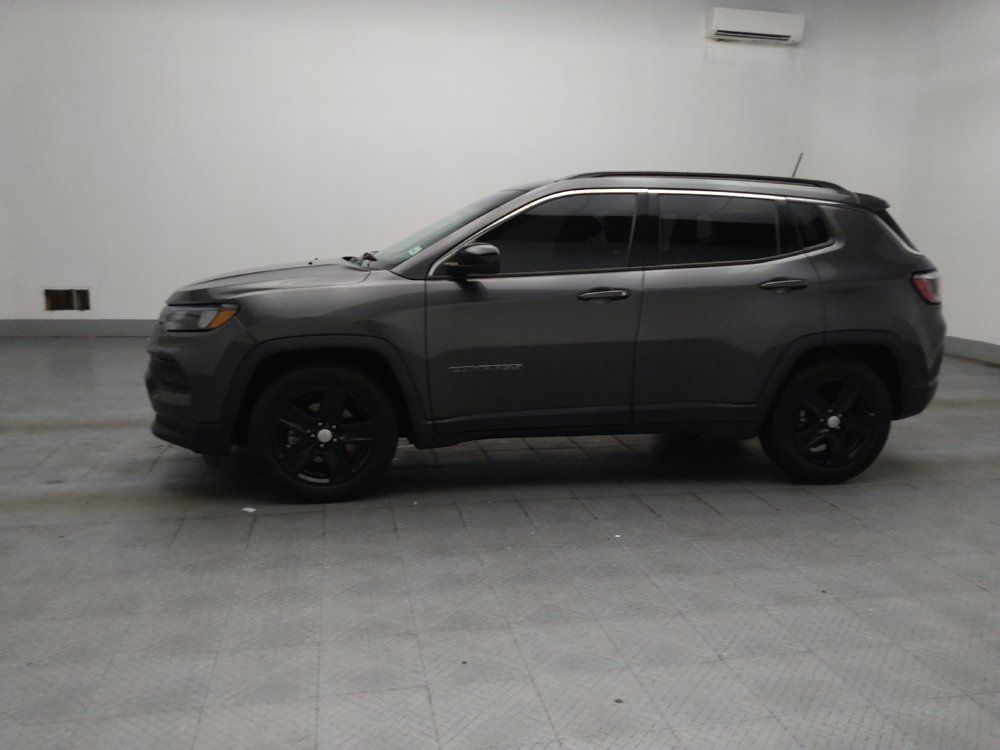 Used 2022 Jeep Compass Latitude w/ Sun and Sound Group FWD image 2