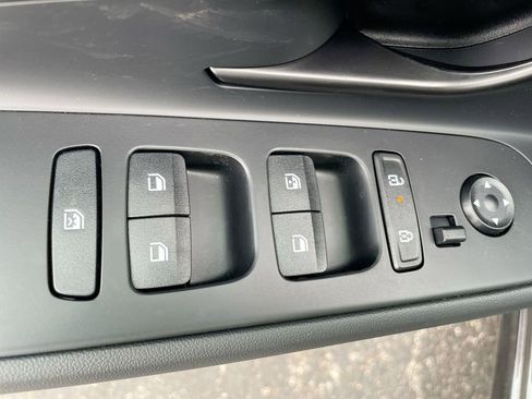 Certified 2025 Hyundai Elantra Sport image 39