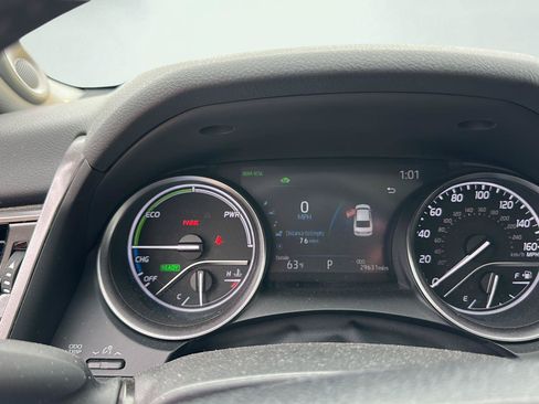 Used 2023 Toyota Camry XLE w/ Navigation Package FWD image 24