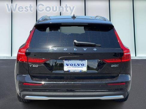 Certified 2025 Volvo V60 B5 Cross Country Plus AWD/4WD image 6