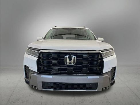 New 2026 Honda Pilot Touring image 10