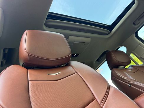 Used 2020 Cadillac Escalade ESV Luxury w/ Escalade Sport Edition RWD image 18