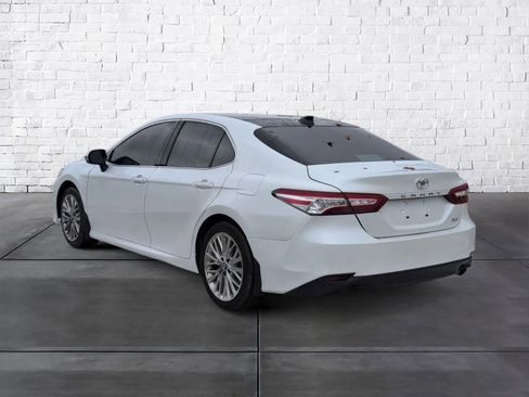 Used 2019 Toyota Camry XLE image 2